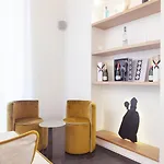 Leukos Luxury * Bari